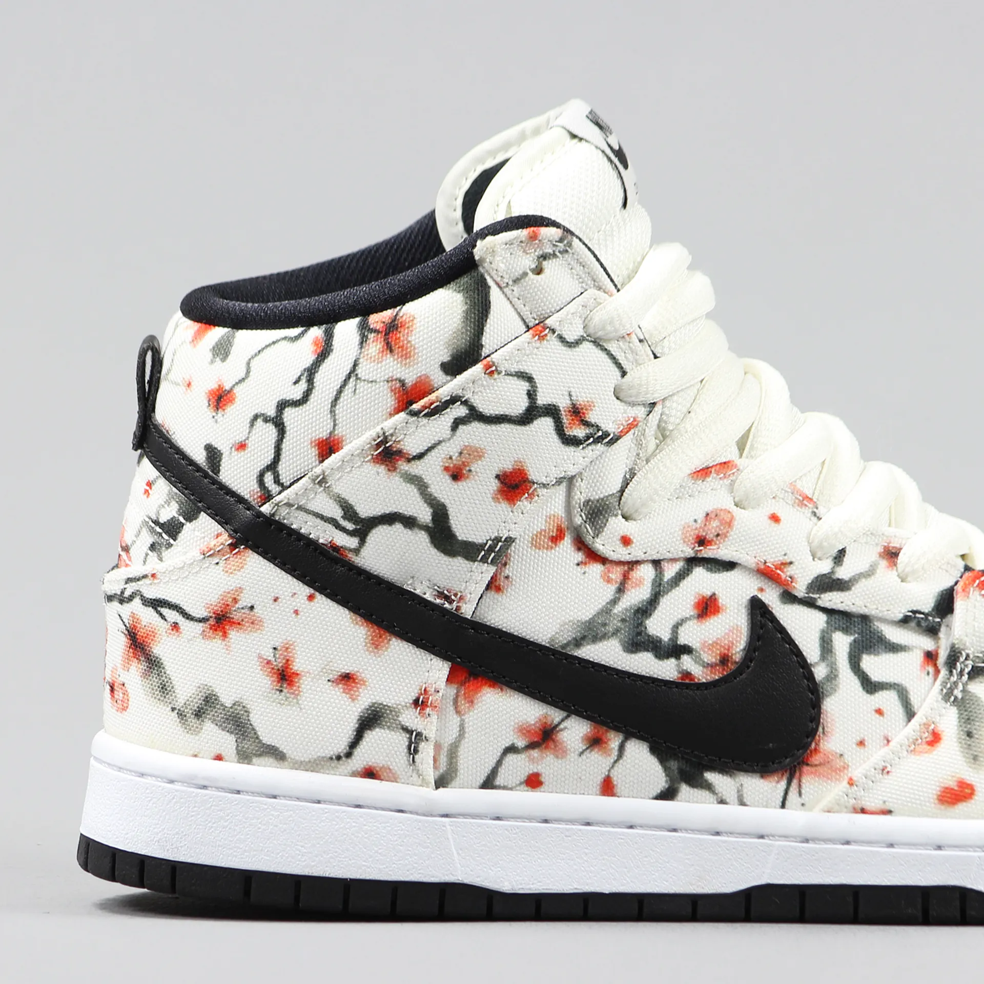 Nike Skateboarding Mens Dunk High Pro Trainers Cherry Blossom