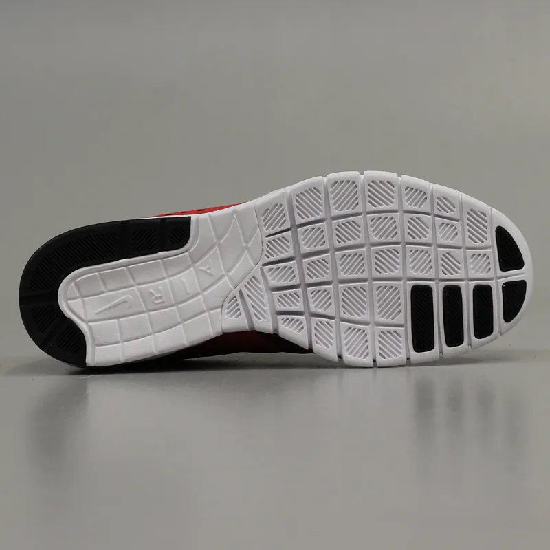 nike trainers with red sole