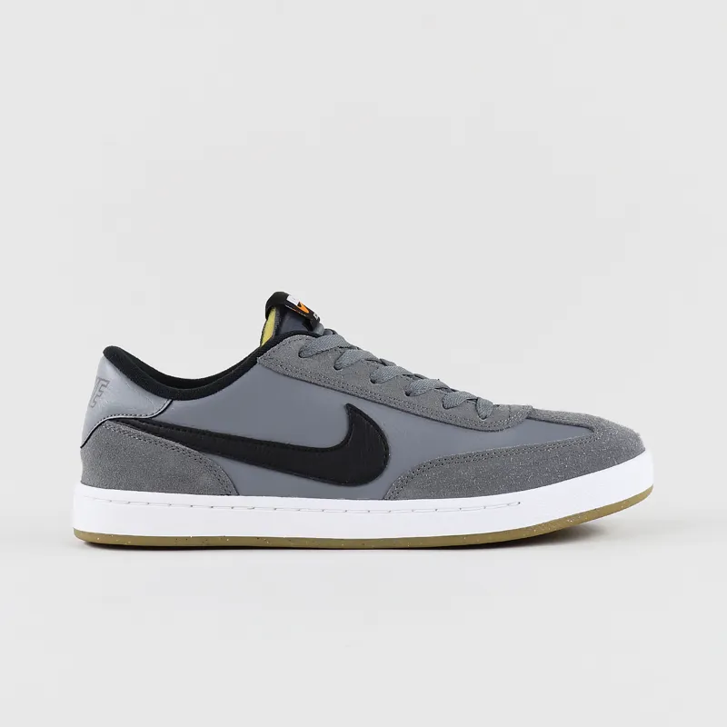 nike men's sb fc classic skate shoe