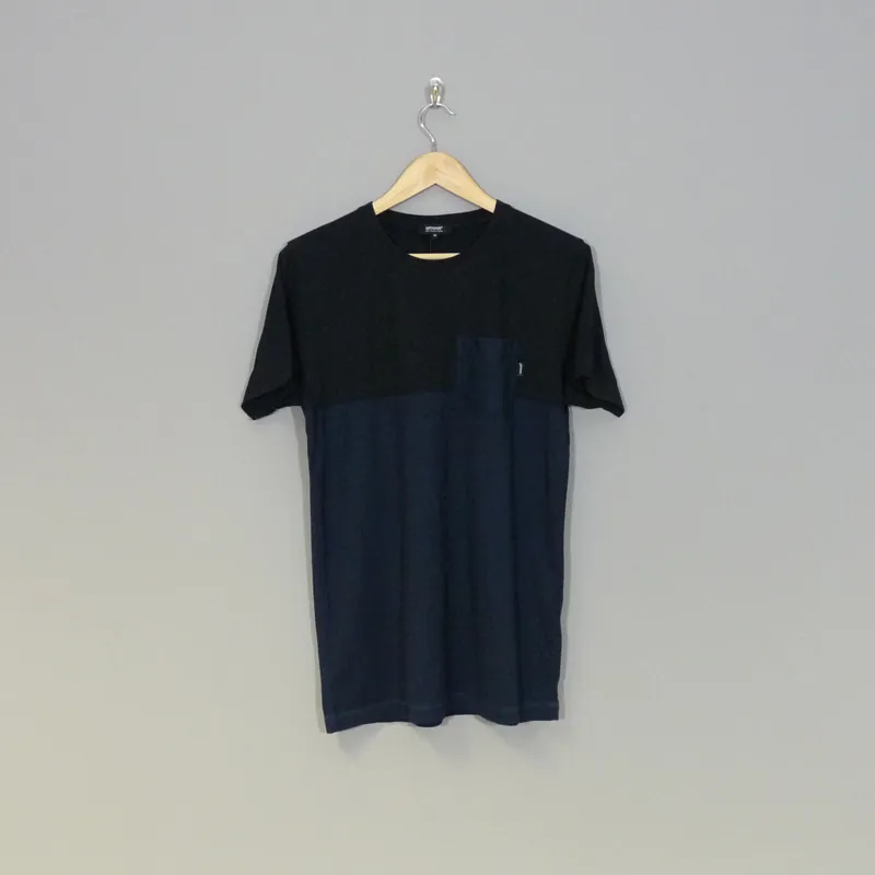 Ontour Frame T Shirt - Black and Navy