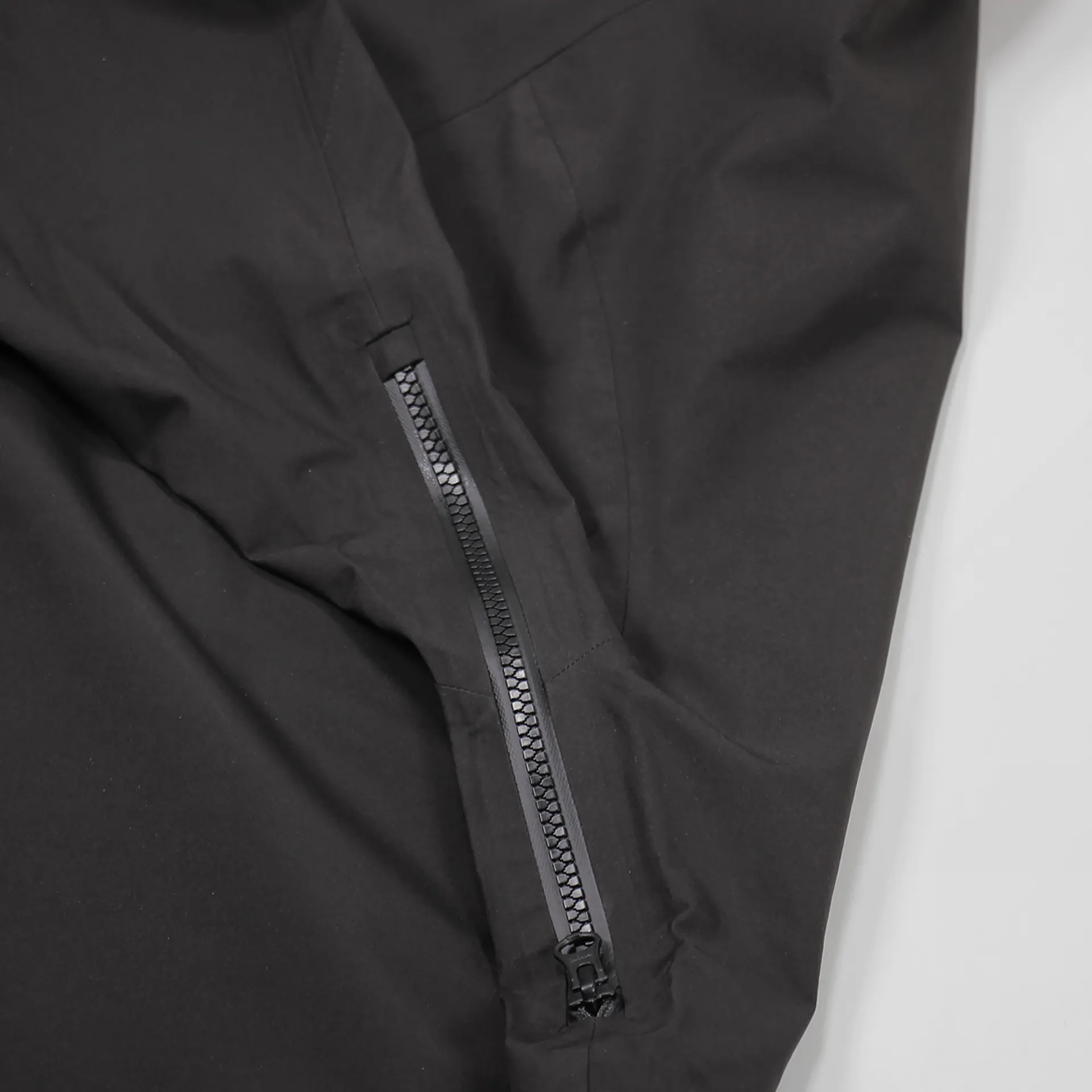 Carhartt WIP Mens Shell Gore-Tex Point Pullover Jacket Black