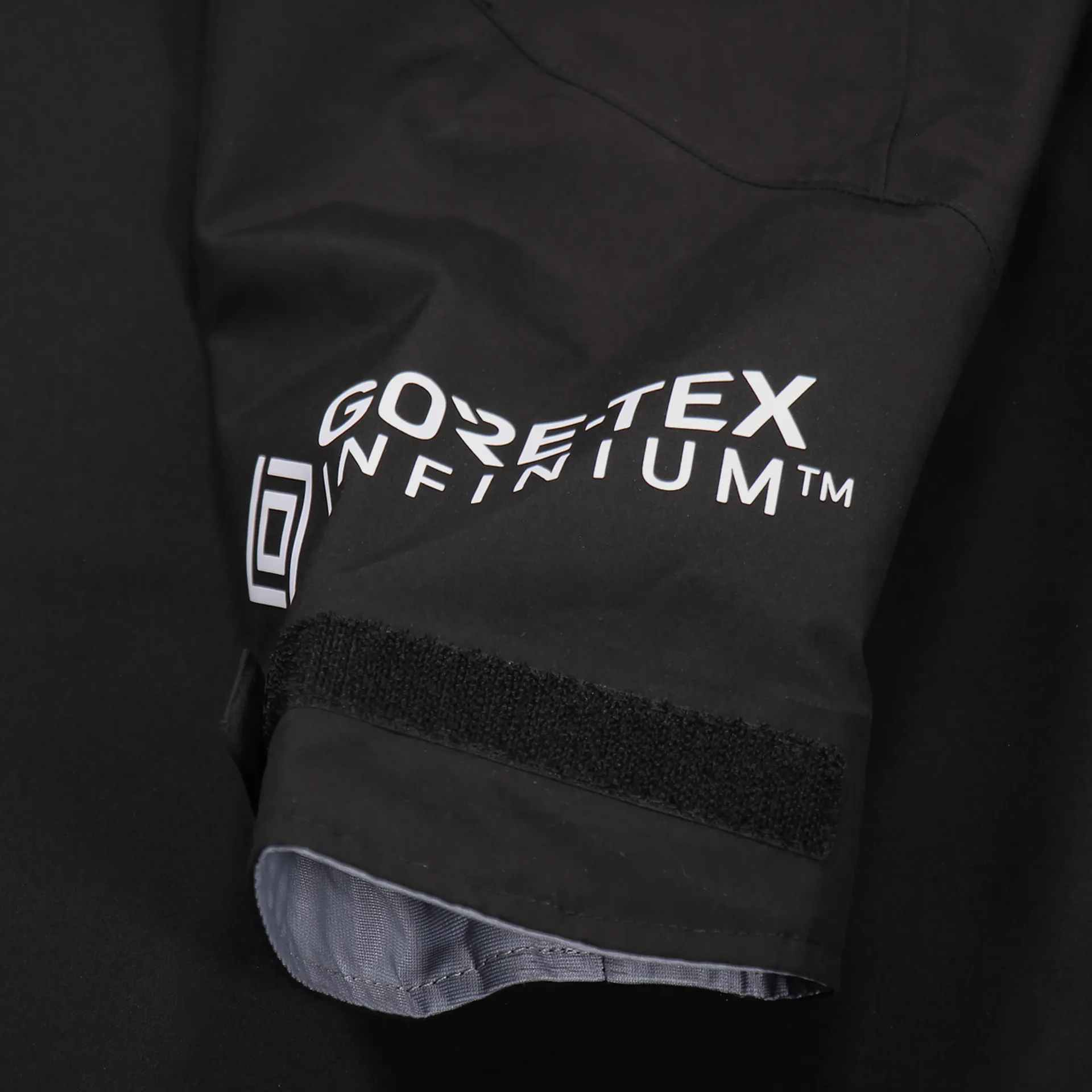 Carhartt WIP Mens Shell Gore-Tex Point Pullover Jacket Black