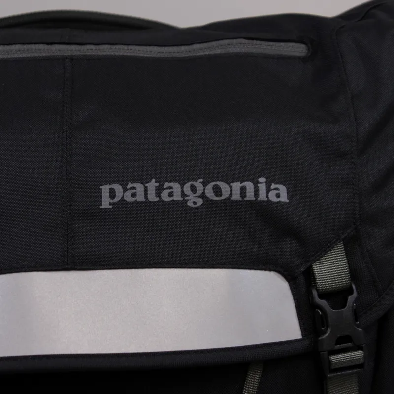 Patagonia Half Mass Messenger Bag Black Shoulder Strap 15L