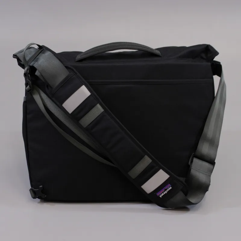Patagonia Half Mass Messenger Bag Black Shoulder Strap 15L