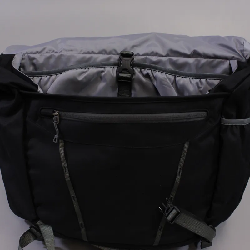 Patagonia Half Mass Messenger Bag Black Shoulder Strap 15L