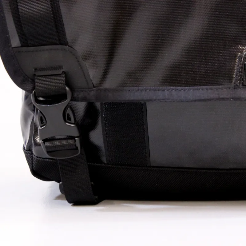 Patagonia Hole Messenger Bag 22L Black-1