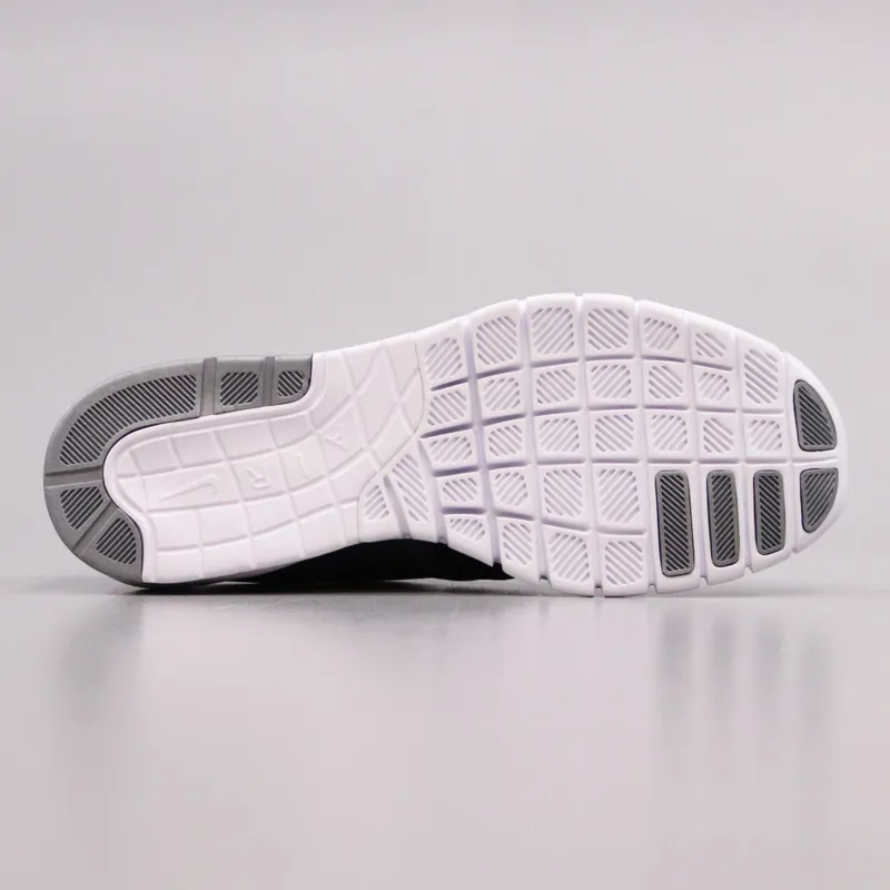 Nike SB Eric Koston 2 Max Shoes Black Metallic Silver White-7