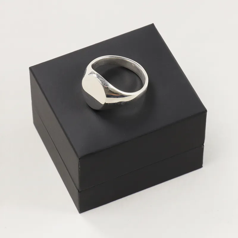 Johnny Hoxton LDN Large Signet Ring Silver Medium-1