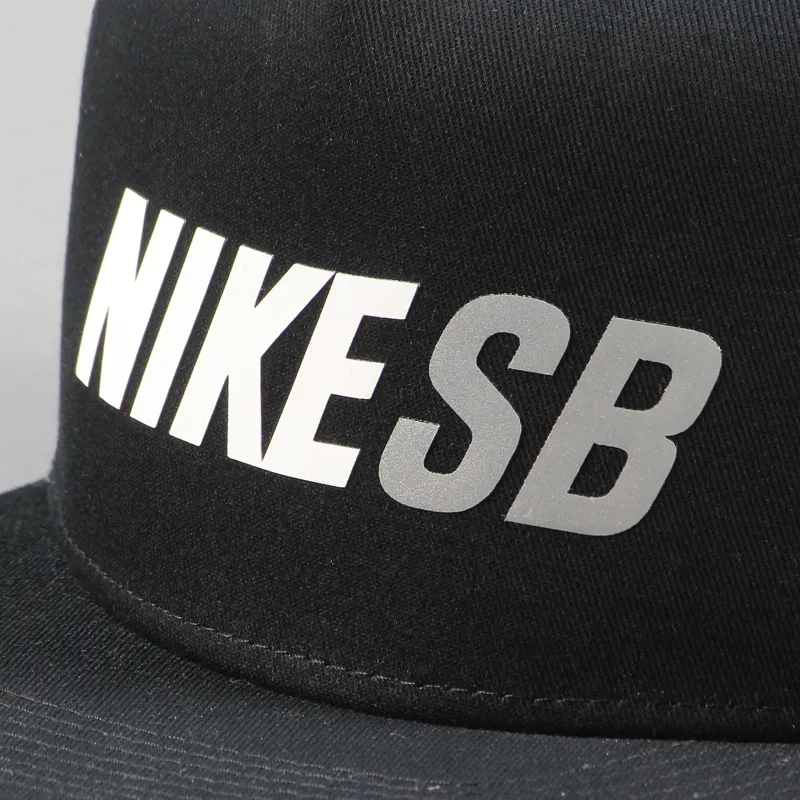 Nike SB Reflect Trucker Cap Black-1