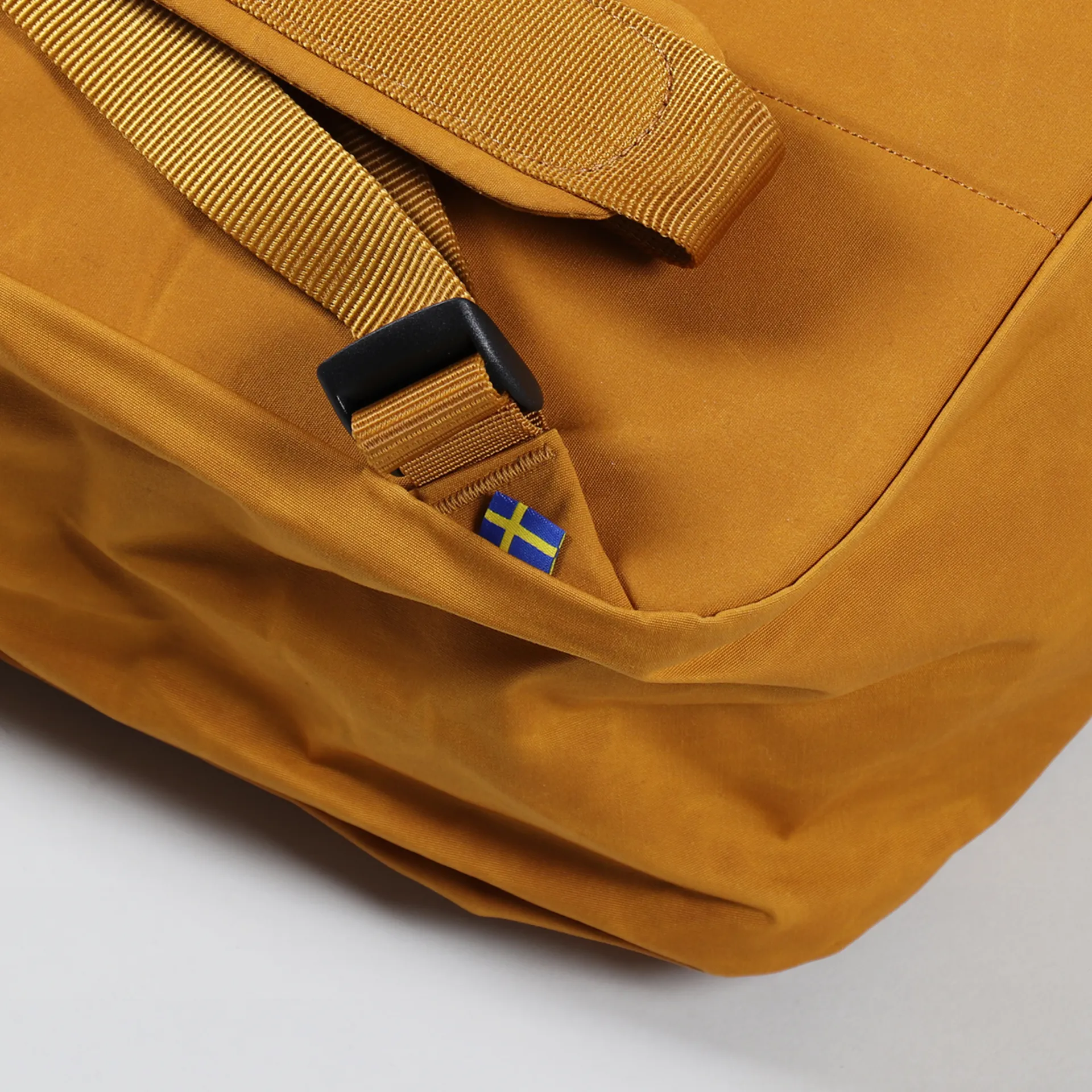 Fjallraven Recycled Organic Rucksack Vardag 25 Bag Acorn Brown display picture 3