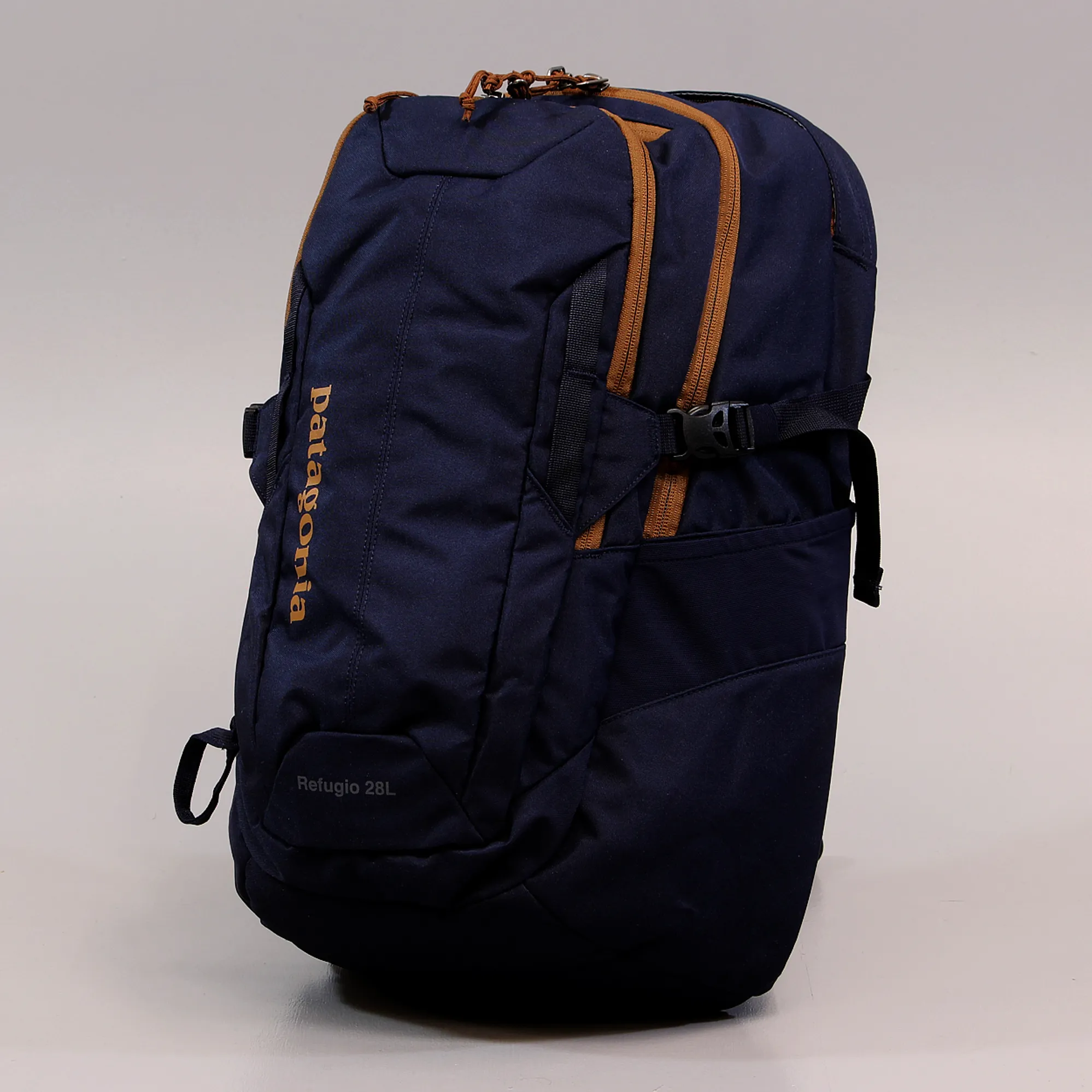 patagonia refugio backpack 28l navy Pack reflecting a commitment to ethical production practices Patagonia Refugio Pack 28L