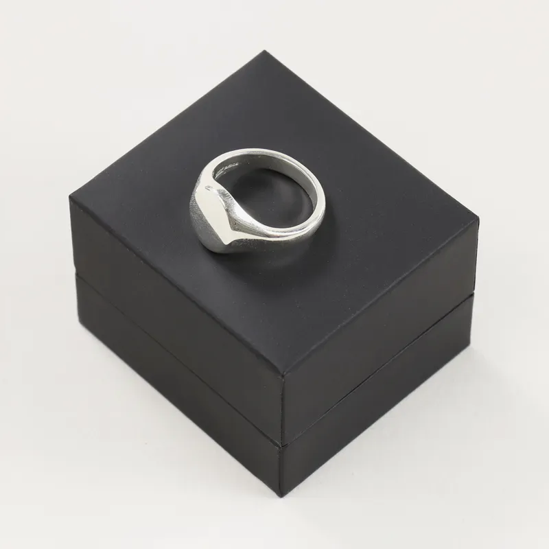 Mens small signet ring on sale