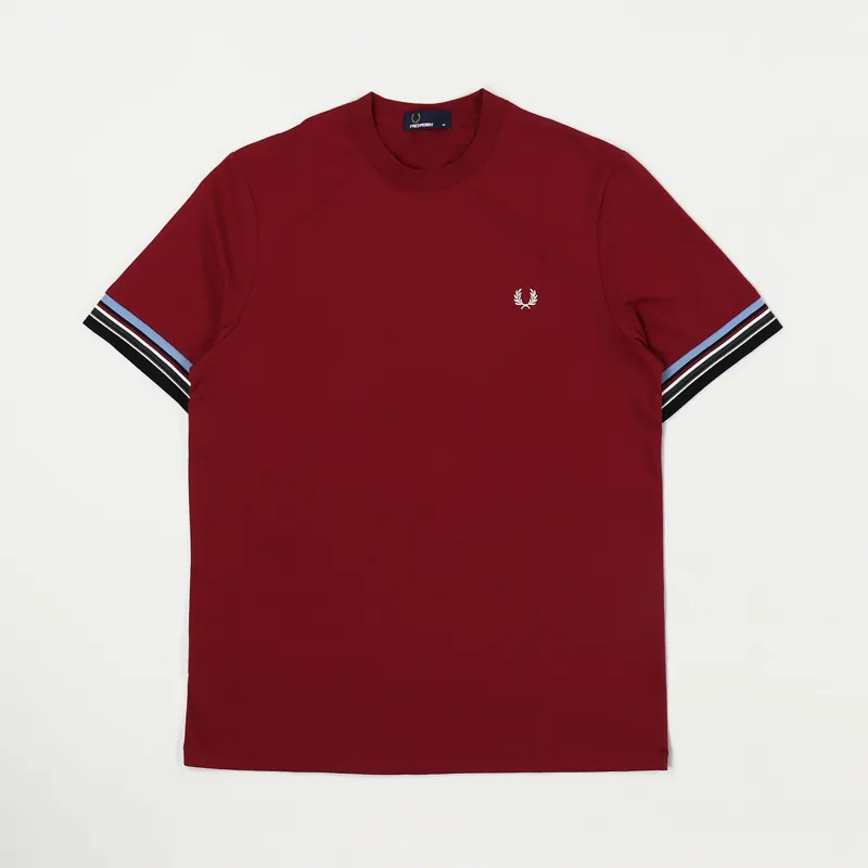 Tシャツ・カットソー FRED PERRY Men T-shirt Brick Red M4580 X90 Embroidered T-Shirt - Oxblood | Men's T-Shirts | Designer T