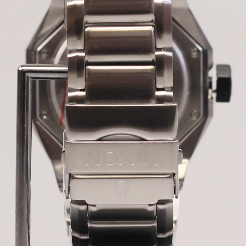 Nixon The Tangent Mens Watch Analog Dial Seconds Black Silver