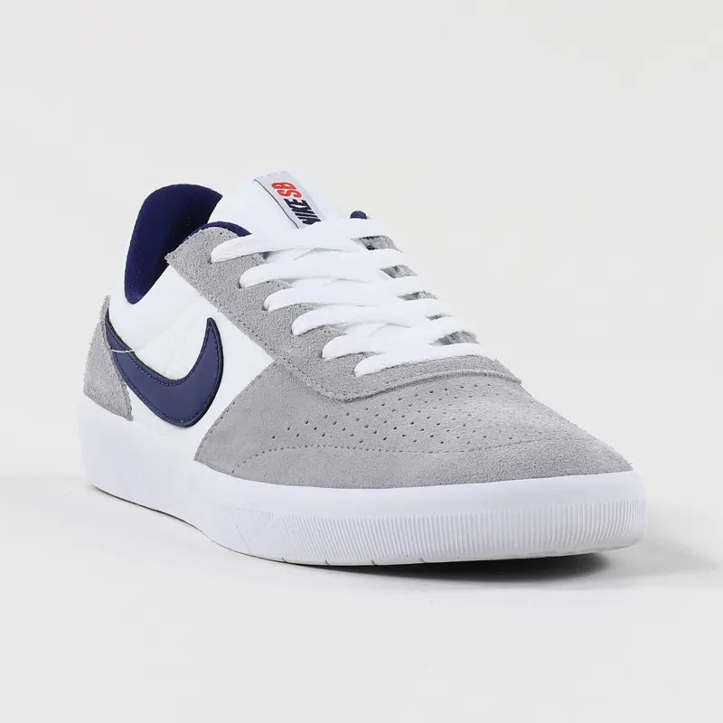 campana Todo el mundo Policía Nike SB Team Classic Suede Skate Shoes Wolf Grey Blue Void White