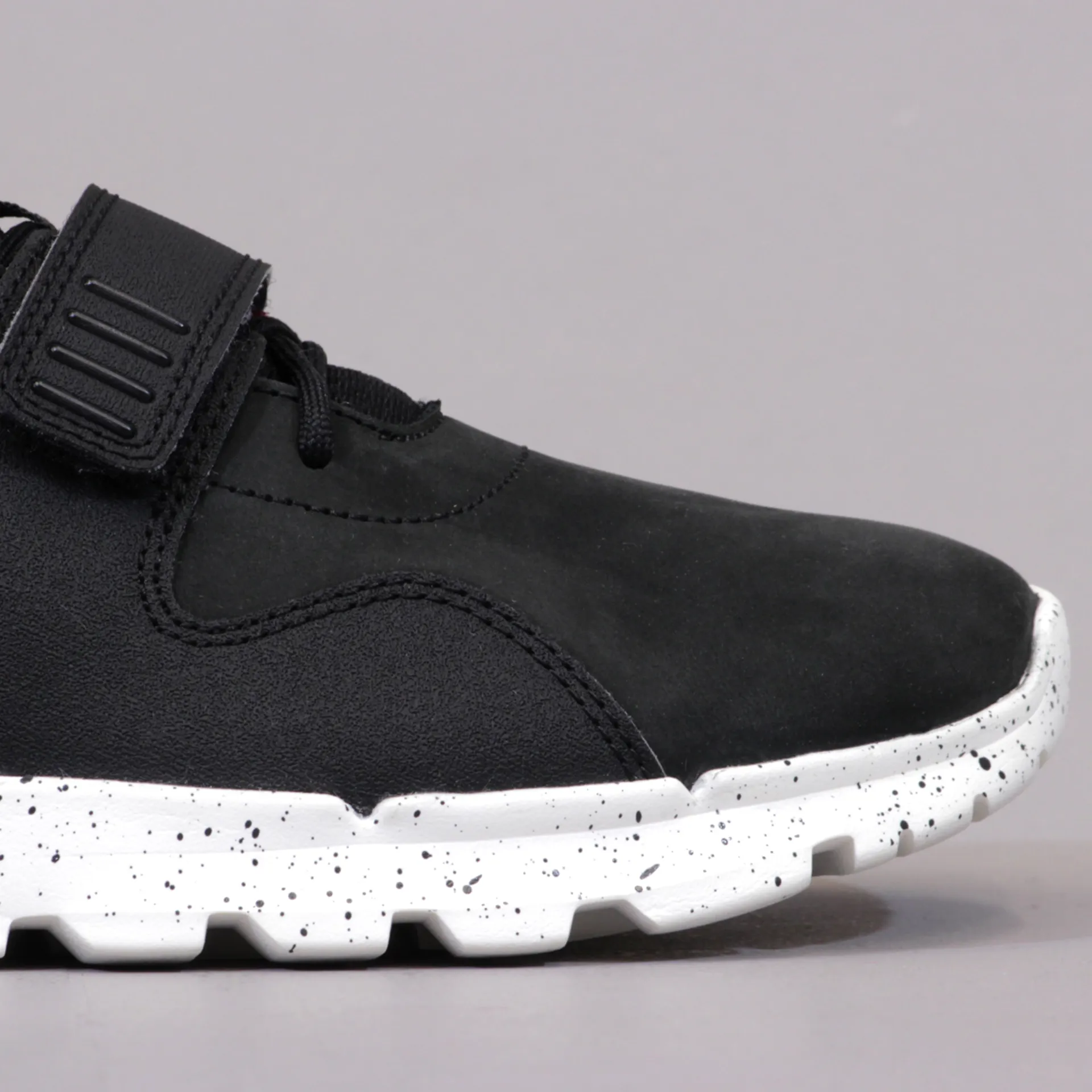 Nike SB Trainerendor Shoe Trainers Black Speckled Sole