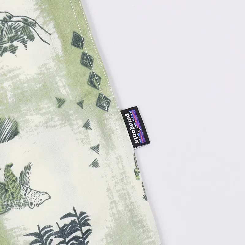 Patagonia Go To Short Sleeve Shirt Half Dome Bear Toasted White Green-2