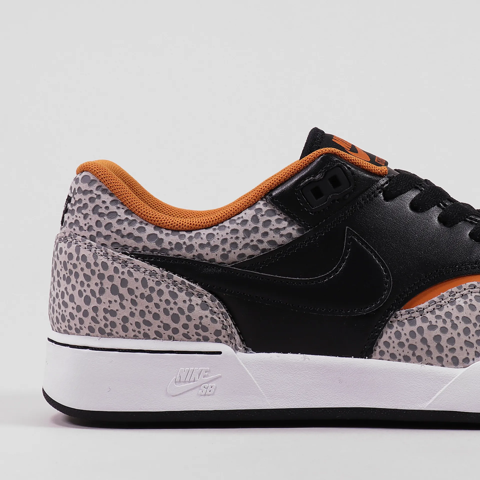 Nike SB AM1 GTS Return Premium L Shoes Cobblestone Black Monarch display picture 1