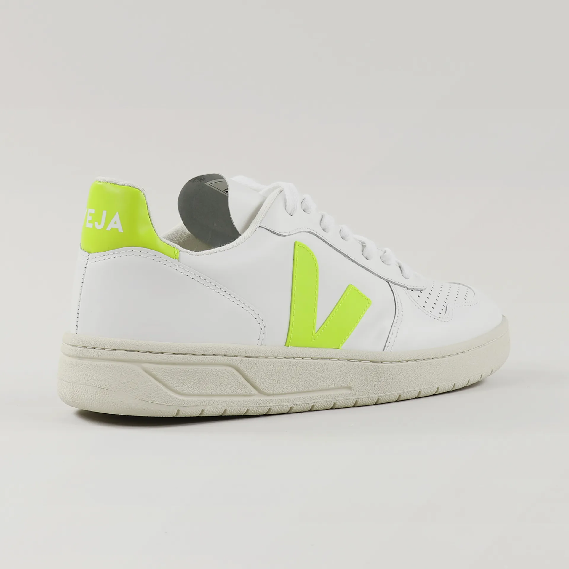 Trainers Veja V10 Neon Yellow Veja Sneakers Mens V-10 Leather