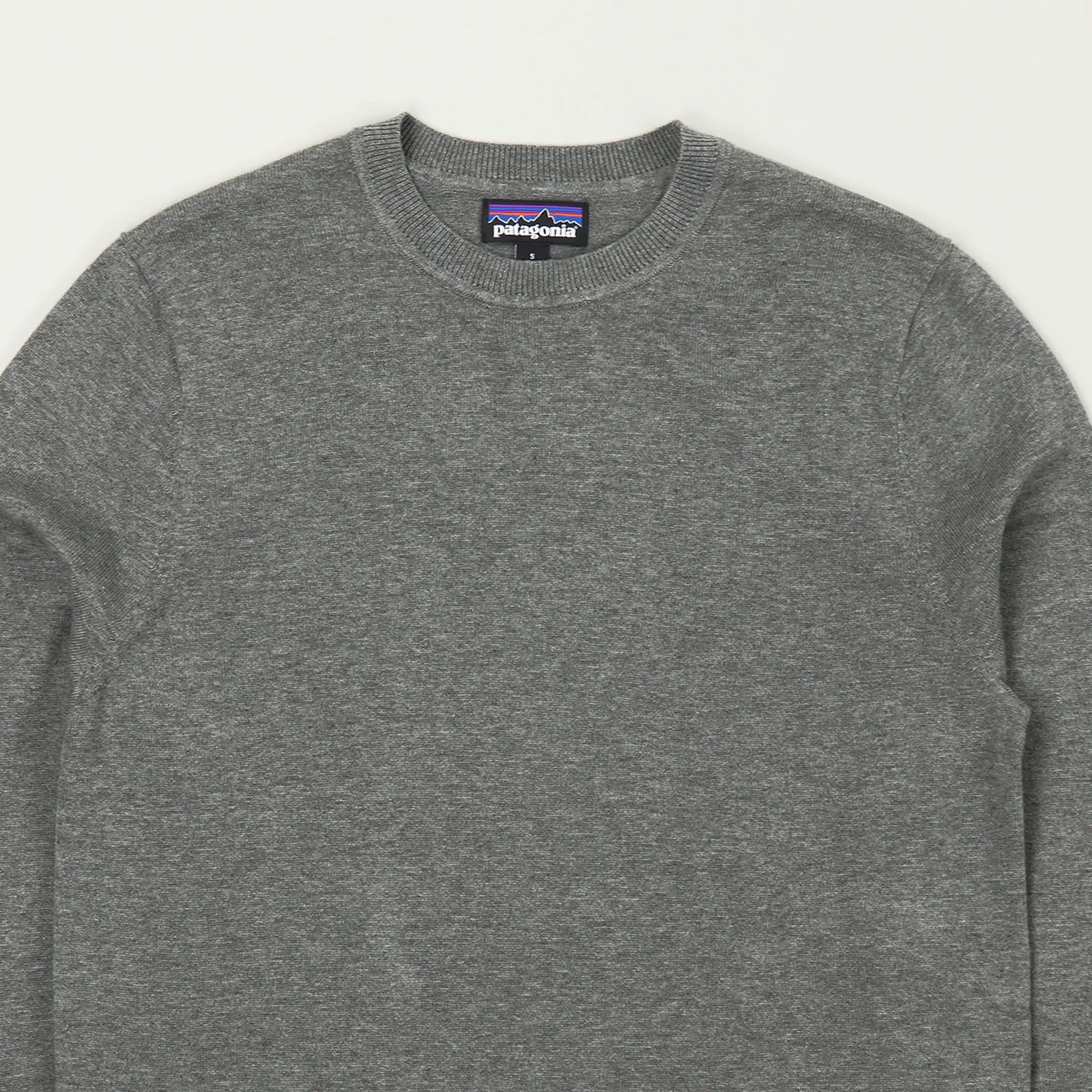 Patagonia Mens Long Sleeve Yewcrag Crew Knitted Sweater Hex Grey