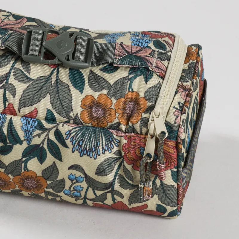 Kavu Supply Kit Bag Flower Fields-7