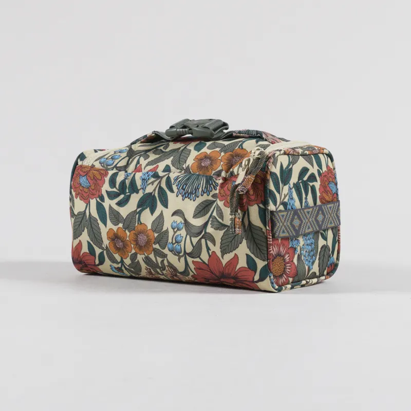 Kavu Supply Kit Bag Flower Fields-2