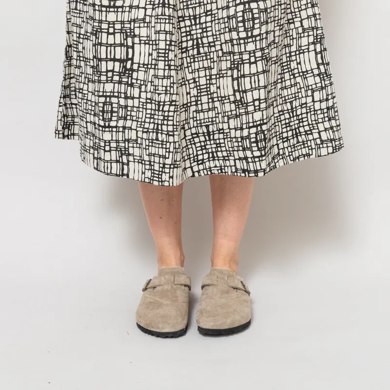 Folk Womens Full Seam Skirt Black Ecru Maze Print-6